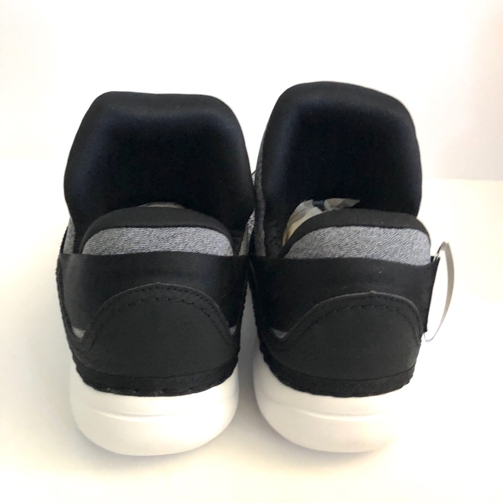 Brand new Adidas Cloudfoam Ultra Zen boys size 6 - Picture 6 of 8